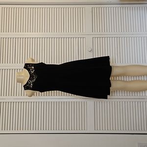 Black sleeveless lace and polyester dress